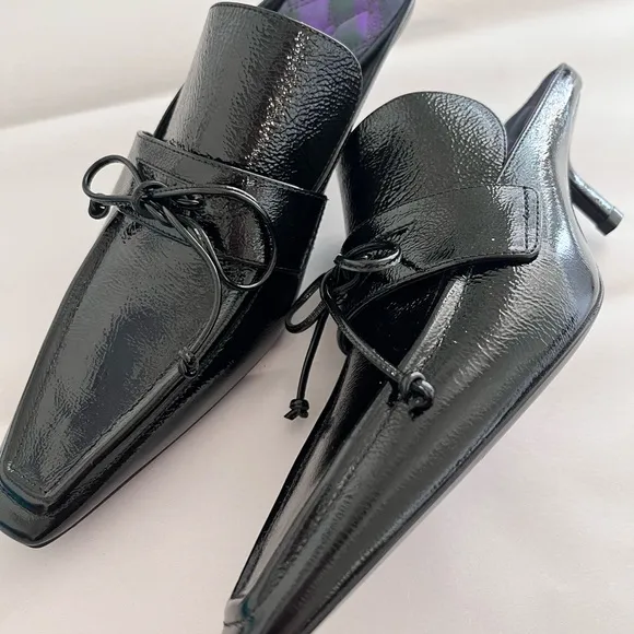 Burberry Black Loafers with Modern Square-Toe Design
