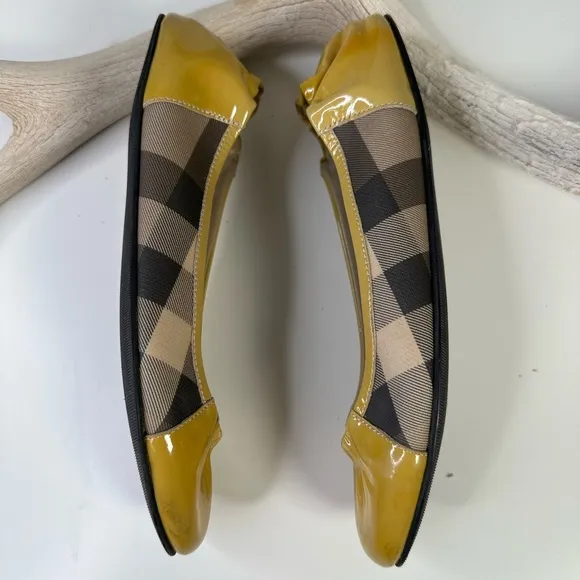 Burberry Yellow Patent Leather &amp; Nova Check Coated Canvas Scrunch Ballet Flats