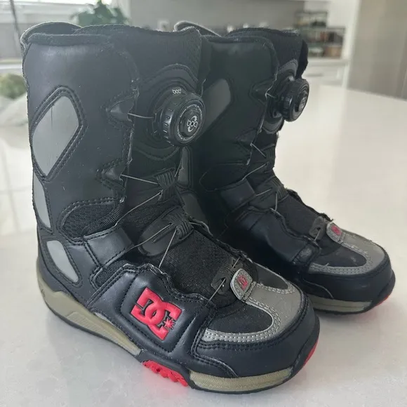 CD Youth Scout Kid’s Snow Boots, great condition, size 4 Youth