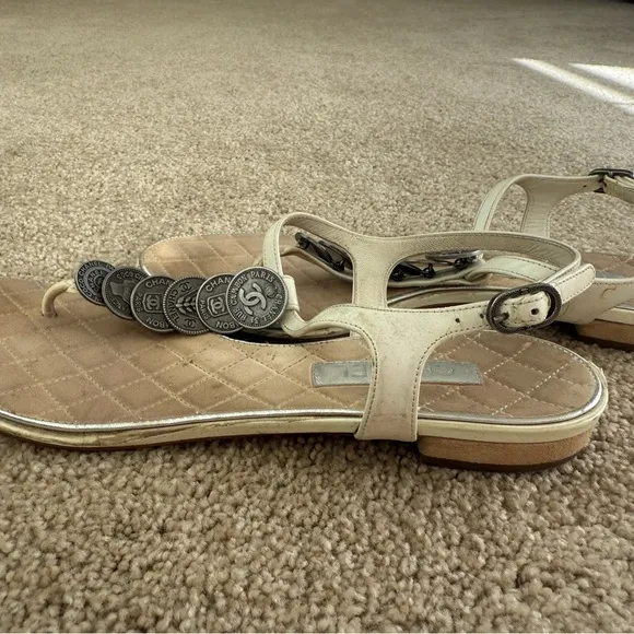 Chanel Women's flat Sandals