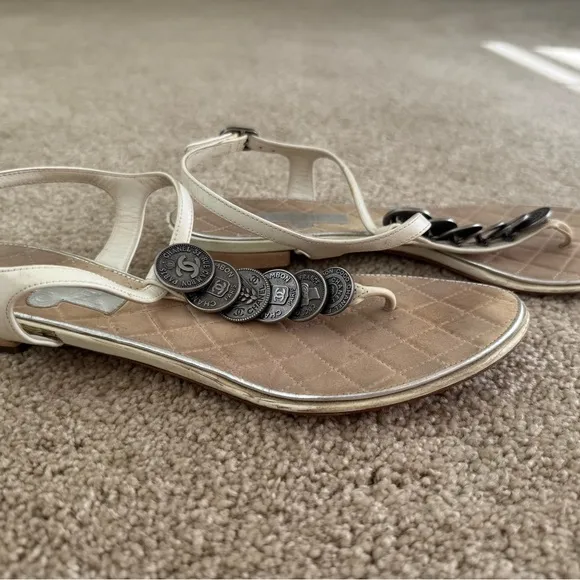 Chanel Women's flat Sandals