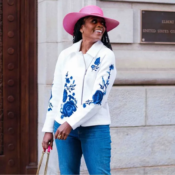 Chico’s Size 1 (M) Embroidered Floral Cardigan Jacket | Classic Zip-Up Style