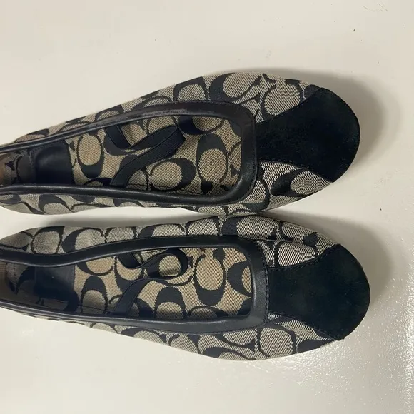 Coach flats black Judey Maryjane’s womens size 8 Good condition