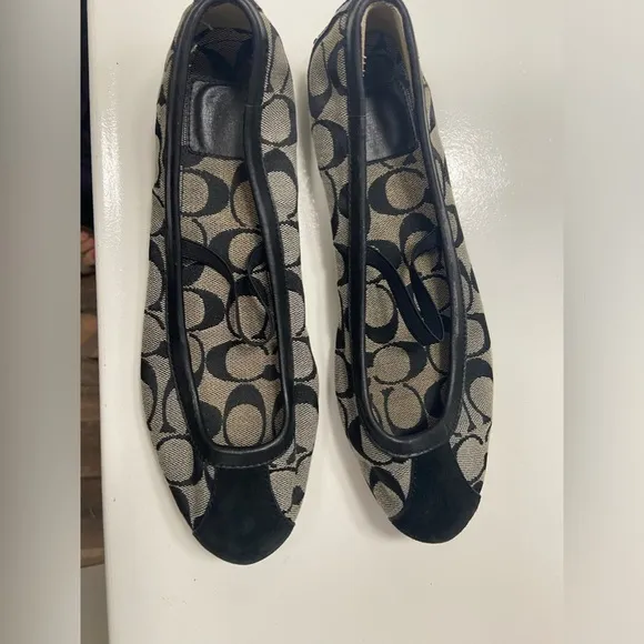 Coach flats black Judey Maryjane’s womens size 8 Good condition