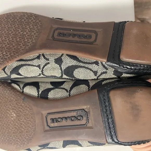 Coach flats black Judey Maryjane’s womens size 8 Good condition