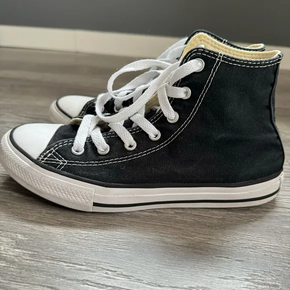 Converse All Star Chuck Taylor High Top Sneakers Size 3 Excellent Condition