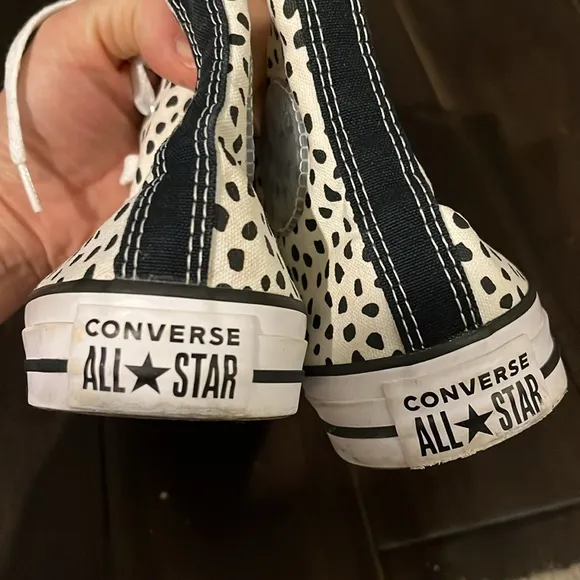 Converse black and cream High-Top Sneakers size 8,5