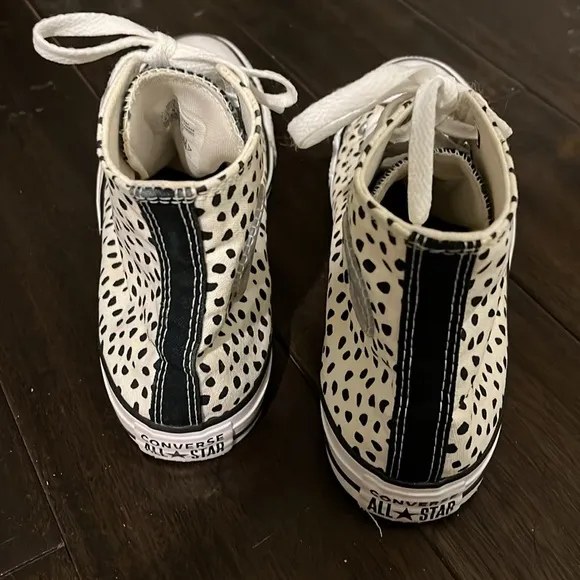 Converse black and cream High-Top Sneakers size 8,5