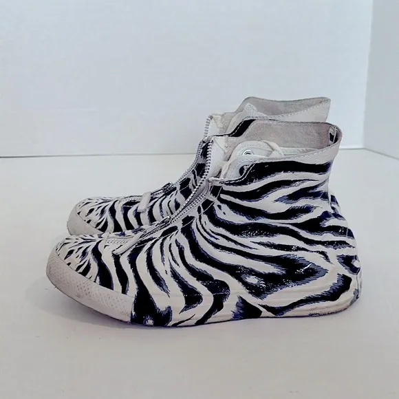 CONVERSE CTAS CHUCK TAYLOR ALL STAR SHROUD HI Zebra striped women's 8.5