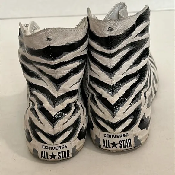 CONVERSE CTAS CHUCK TAYLOR ALL STAR SHROUD HI Zebra striped women's 8.5