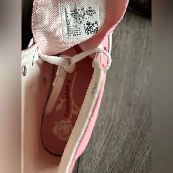 Converse Kids Pink High-Top Sneakers jellyfish jitter very beautiful