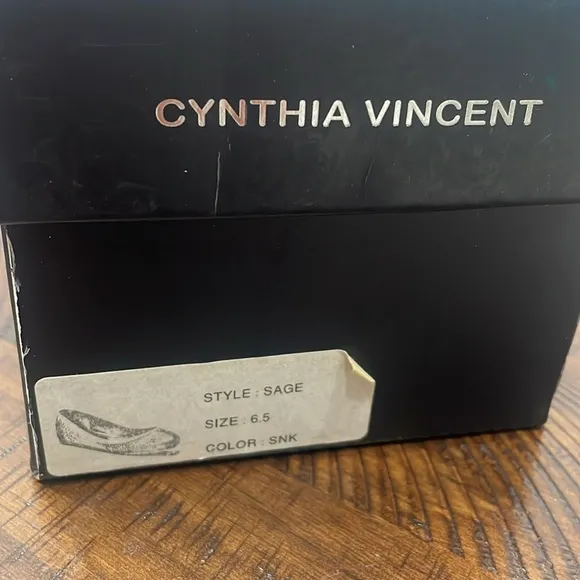 CYNTHIA VINCENT Ballet Flats