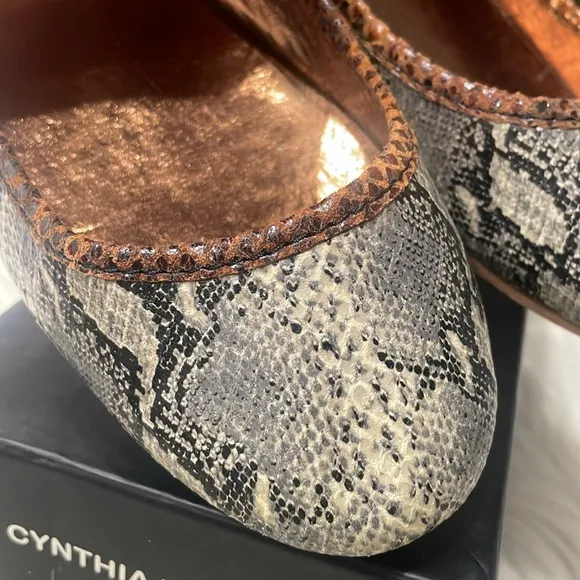 CYNTHIA VINCENT Ballet Flats