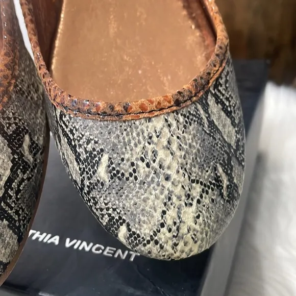 CYNTHIA VINCENT Ballet Flats