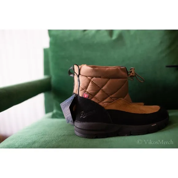 Danner Cloud Cap Boots Womens 6 Insulated NEW