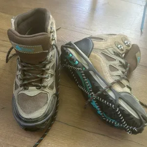 Denali Hiking Boots !! Size 8