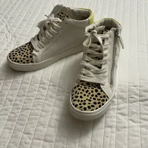 Dolce Vita leopard high tops