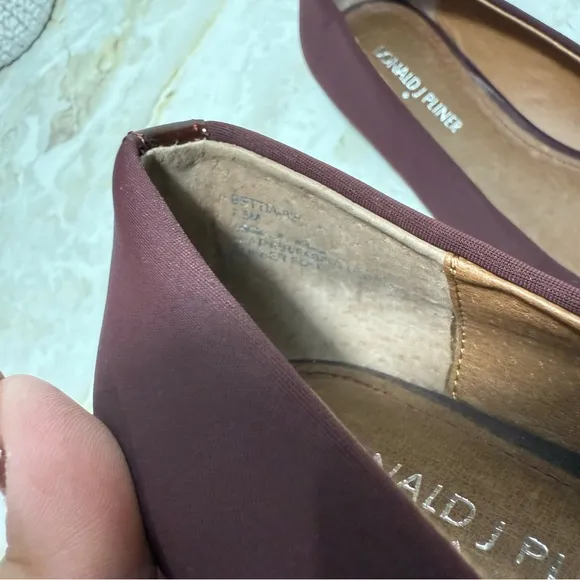 Donald J. Pliner Women’s Bettina Leather Pointed Toe Flats Burgundy Size‎ 7 1/2M
