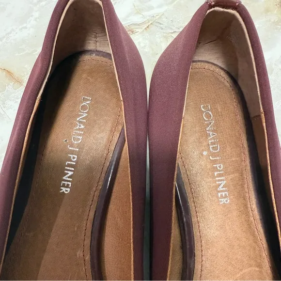 Donald J. Pliner Women’s Bettina Leather Pointed Toe Flats Burgundy Size‎ 7 1/2M