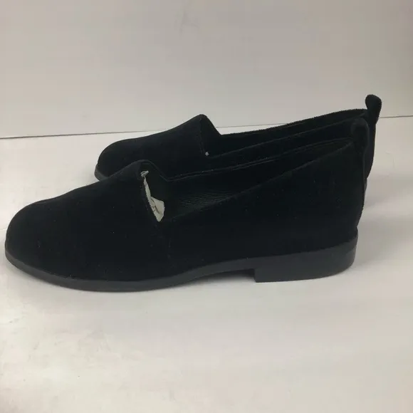 Eileen Fisher women’s black velvet loafers Size 6