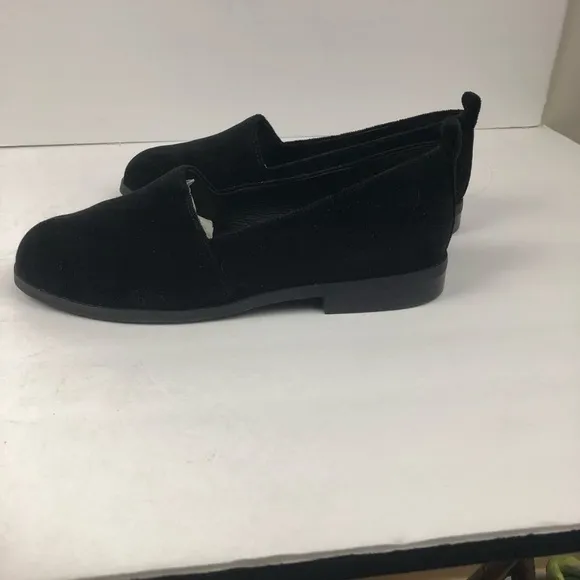 Eileen Fisher women’s black velvet loafers Size 6