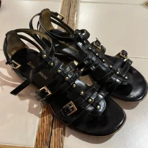Enzo Angiolini strappy sandals size 8