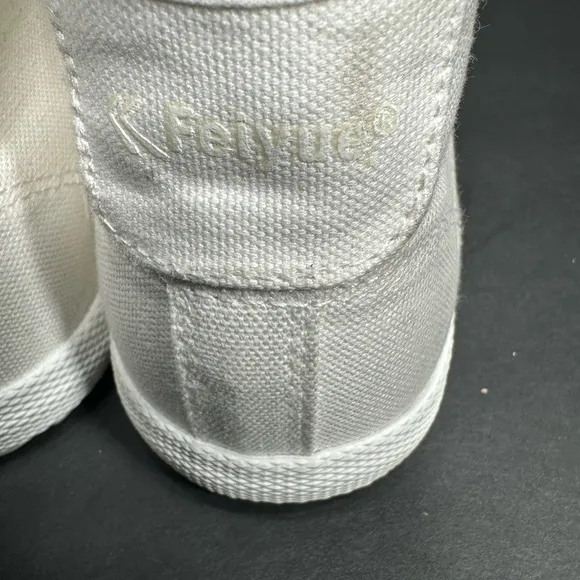 Feiyue White High-Top Sneakers size 11 pre owned Exellent condition.