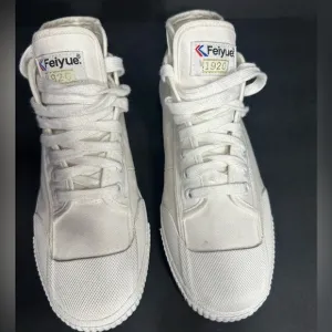 Feiyue White High-Top Sneakers size 11 pre owned Exellent condition.