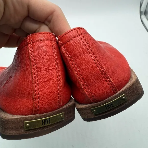 Frye Women's Claire Venetian Leather Loafers Red size 9 Academia Office Career