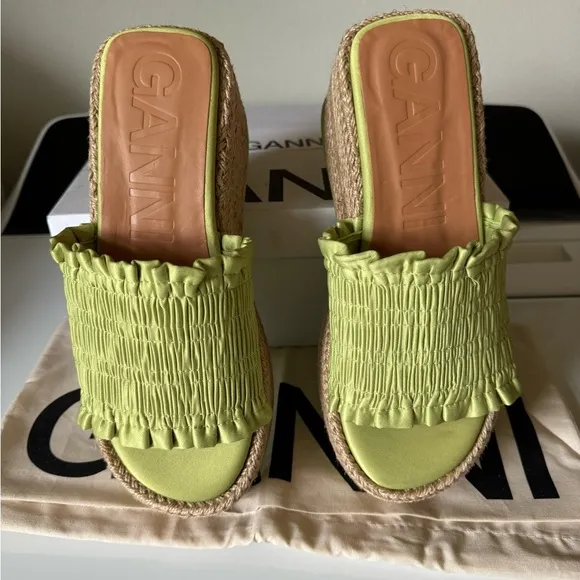Ganni Smock Espadrille Wedge Sandal in Tender Shoots 38/8 NWB