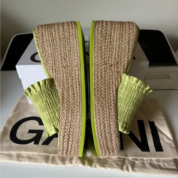 Ganni Smock Espadrille Wedge Sandal in Tender Shoots 38/8 NWB