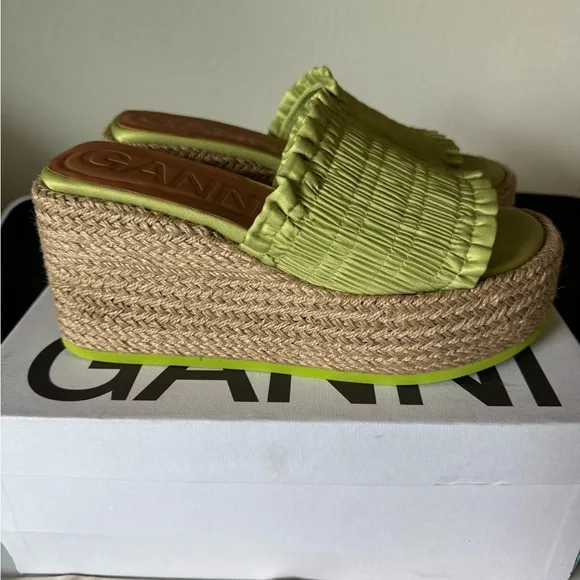 Ganni Smock Espadrille Wedge Sandal in Tender Shoots 38/8 NWB