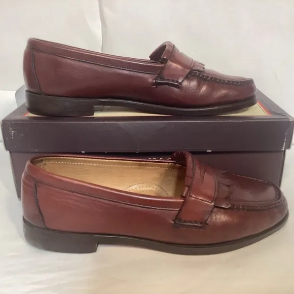G.H. Bass Men’s Burgundy leather Penny Loafers with Kiltie size 8 1/2