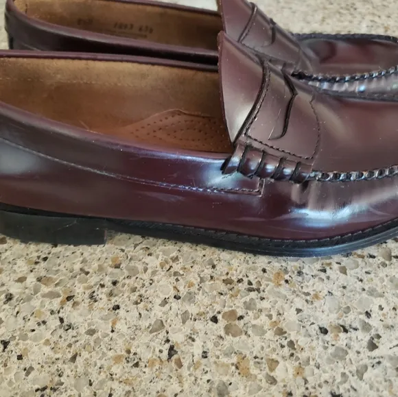 GH Bass Weejuns Penny Loafers Mens 8 1/2 D Burgundy Leather Classic Dress Shoes