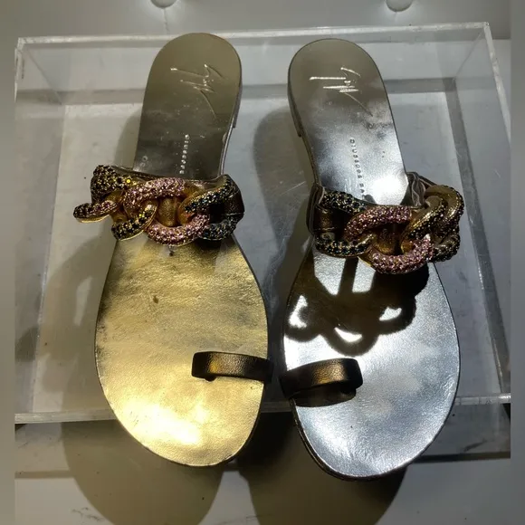GIUSEPPE Zanotti gold flat sandals sz 38.5 made in italy good condition