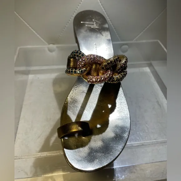 GIUSEPPE Zanotti gold flat sandals sz 38.5 made in italy good condition