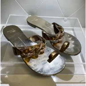 GIUSEPPE Zanotti gold flat sandals sz 38.5 made in italy good condition