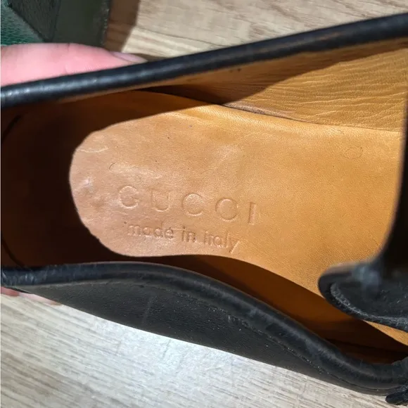 Gucci Black Leather Horsebit Loafers - with classic Gucci Red and Green