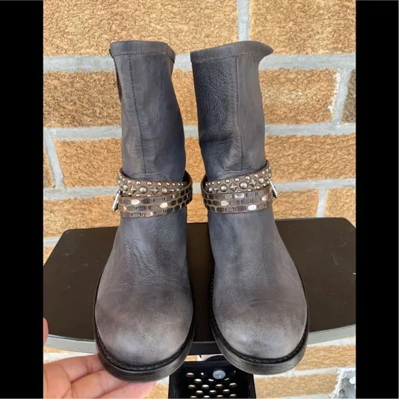 HTC Hollywood Trading Company studded leather biker boots size 39/8.5