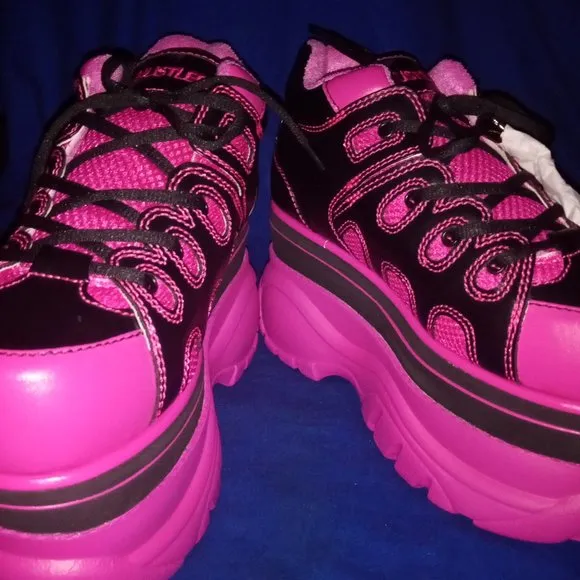 Hustler TEASE PLEASE Platform Sneakers ( BRAND NEW !!!! )