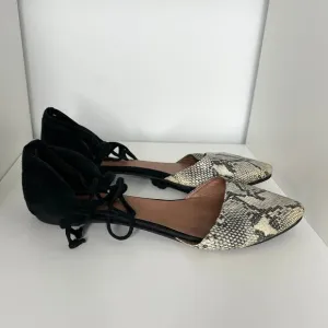 JEFFREY CAMPBELL Flats Womens Size 8.5 Snakeskin Pointed Toe Lace Up Wrap Ballet