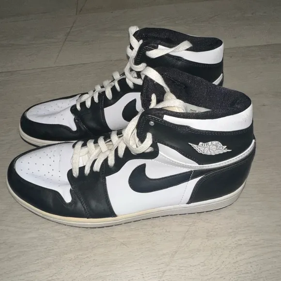 Jordan 1 OG Retro Sneakers Black and White