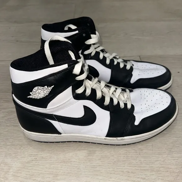 Jordan 1 OG Retro Sneakers Black and White