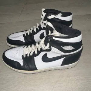 Jordan 1 OG Retro Sneakers Black and White