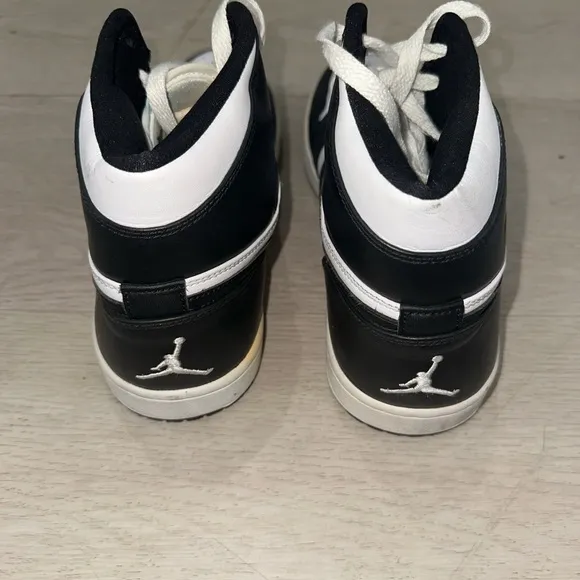 Jordan 1 OG Retro Sneakers Black and White
