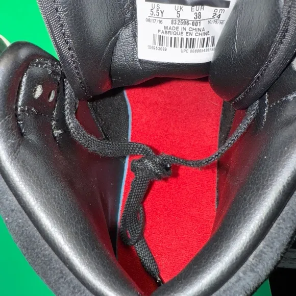 Jordan Black High-Top Sneakers Classic Basketball Style