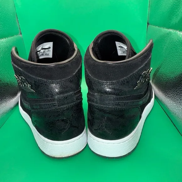 Jordan Black High-Top Sneakers Classic Basketball Style