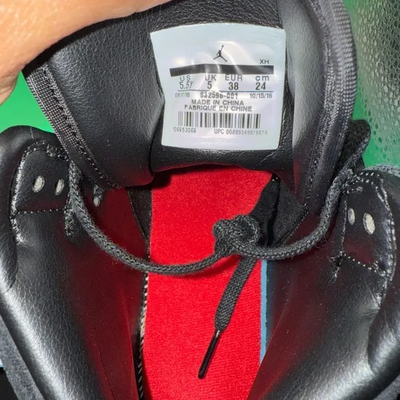 Jordan Black High-Top Sneakers Classic Basketball Style