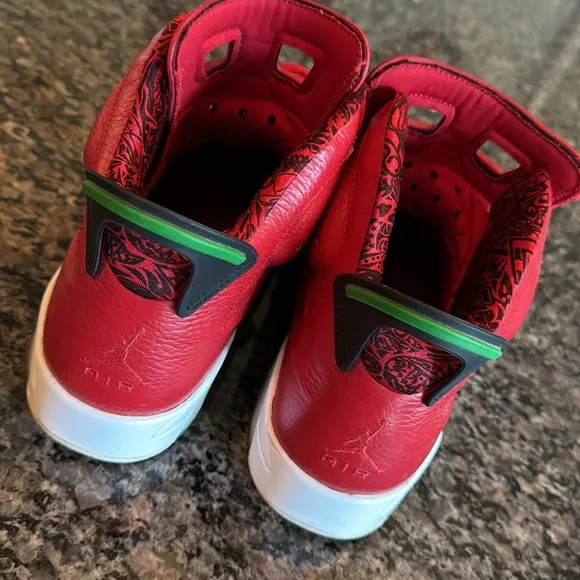 Jordan men’s retro 6 sizzle Red High-Top Sneakers EUC 10.5