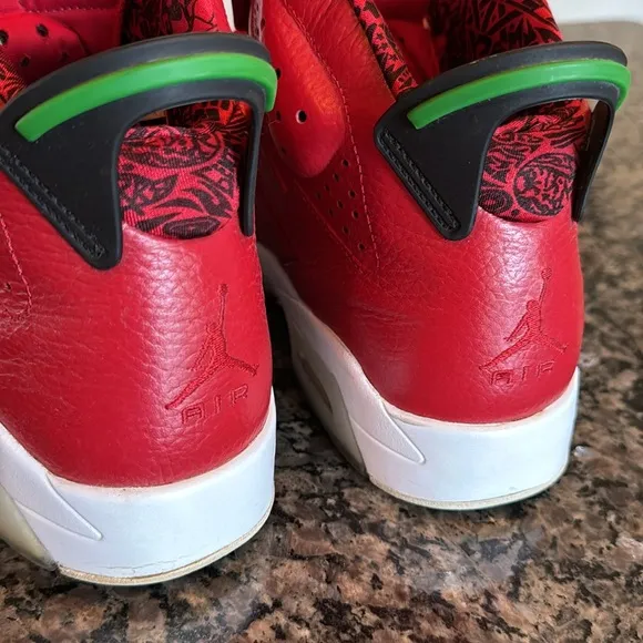Jordan men’s retro 6 sizzle Red High-Top Sneakers EUC 10.5